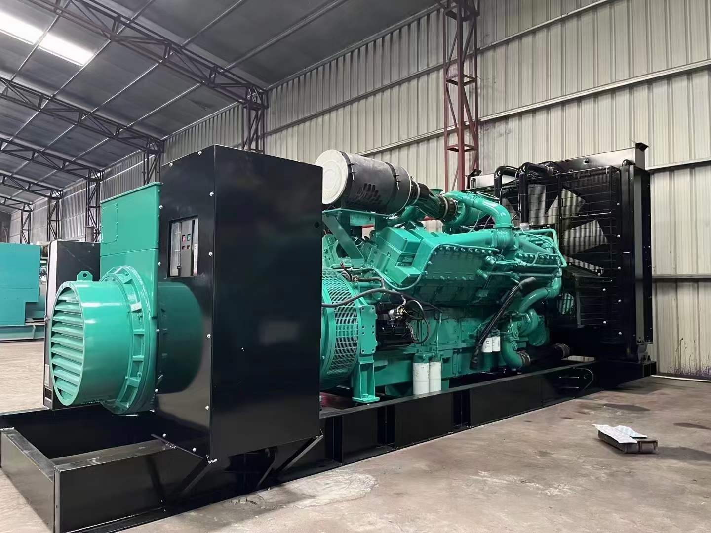 博湖如何降低 800kW 柴油发电机输出电流的波动？
